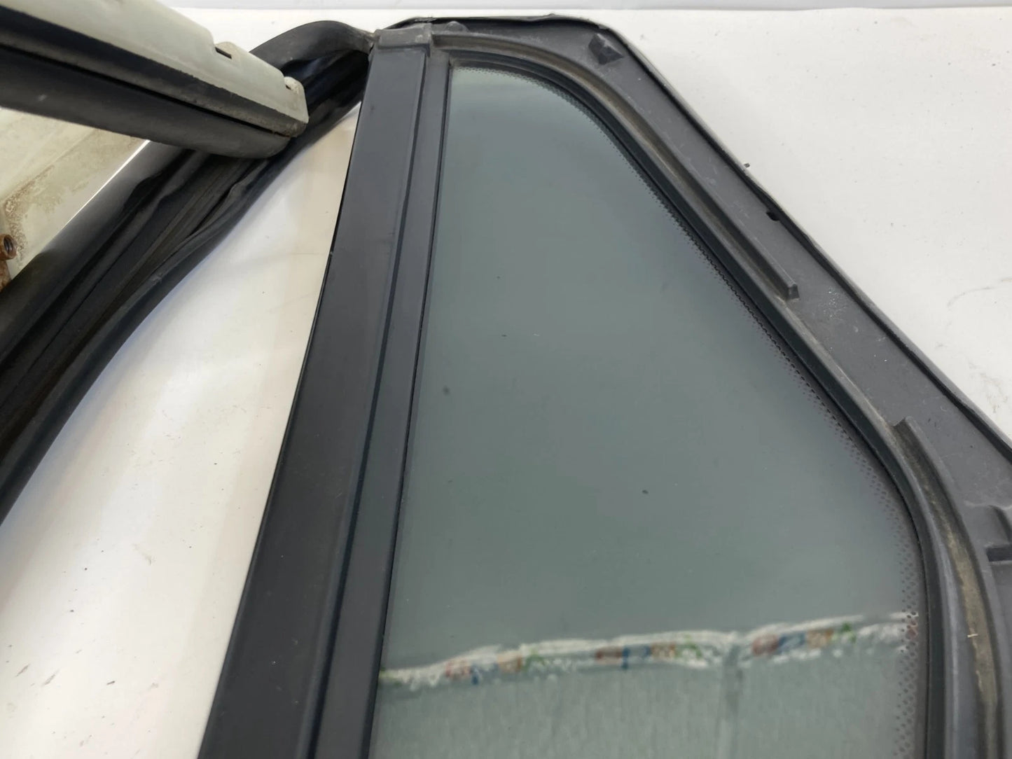 2010-2017 GMC Terrain Rear Right Side Door Vent Window Glass E1143R-000265