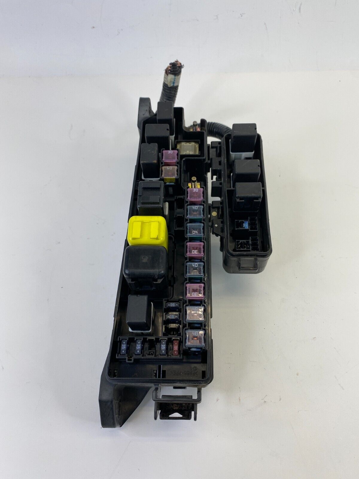 2000 2001 Mazda MPV 2.5L V6 A/T FWD Under Hood Fuse Box Relay Junction Block OEM