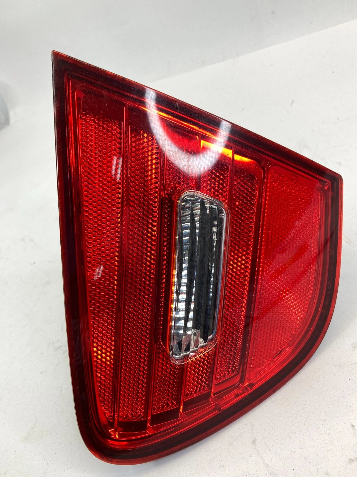 2007-2010 HYUNDAI ELANTRA SEDAN RIGHT TAILLIGHT INNER TAIL LAMP 924042H00 OEM