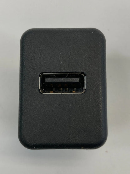 2011 2012 GMC ACADIA INSTRUMENT AUXILIARY JACK USB SOCKET RECEPTACLE 20928734