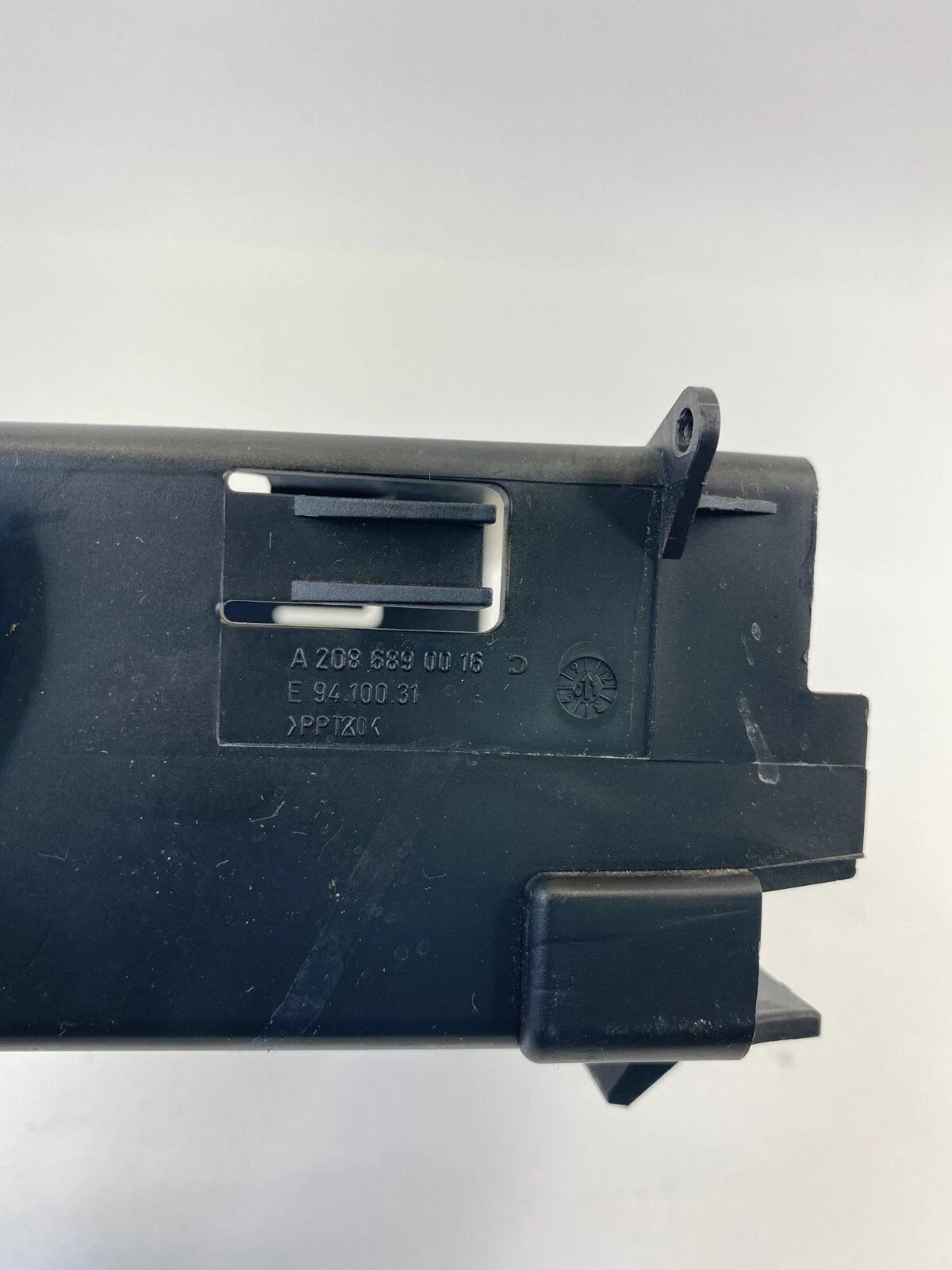 99-03 MERCEDES-BENZ CLK430 DASH CLIMATE CONTROL ADAPTER COVER TRIM A2086890016
