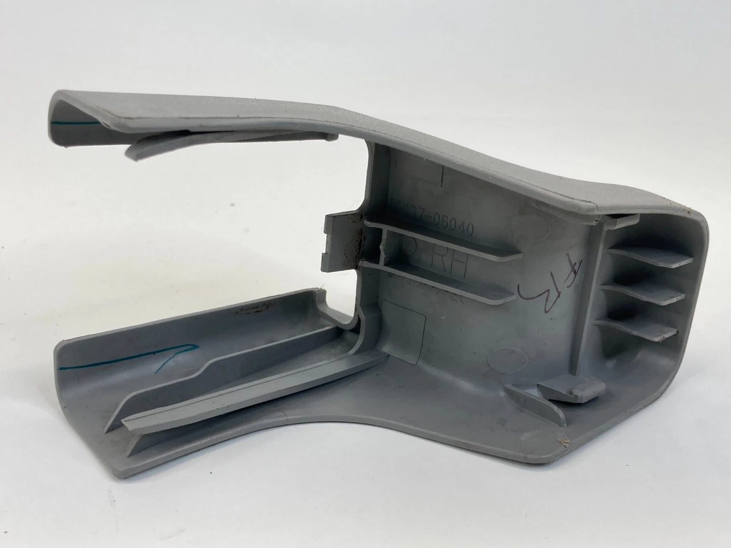 07-11 TOYOTA CAMRY FRONT RIGHT SIDE SEAT RAIL TRACK END COVER TRIM 7213706040