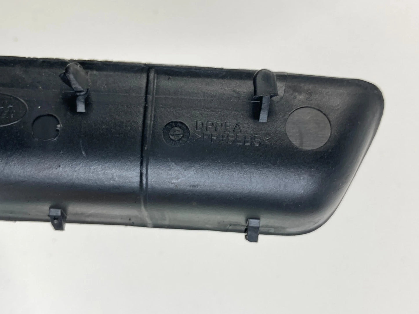 2008-2015 LAND ROVER LR2 CENTER CONSOLE LINER TRAY RUBBER MAT 6H52-11N680-BC OEM