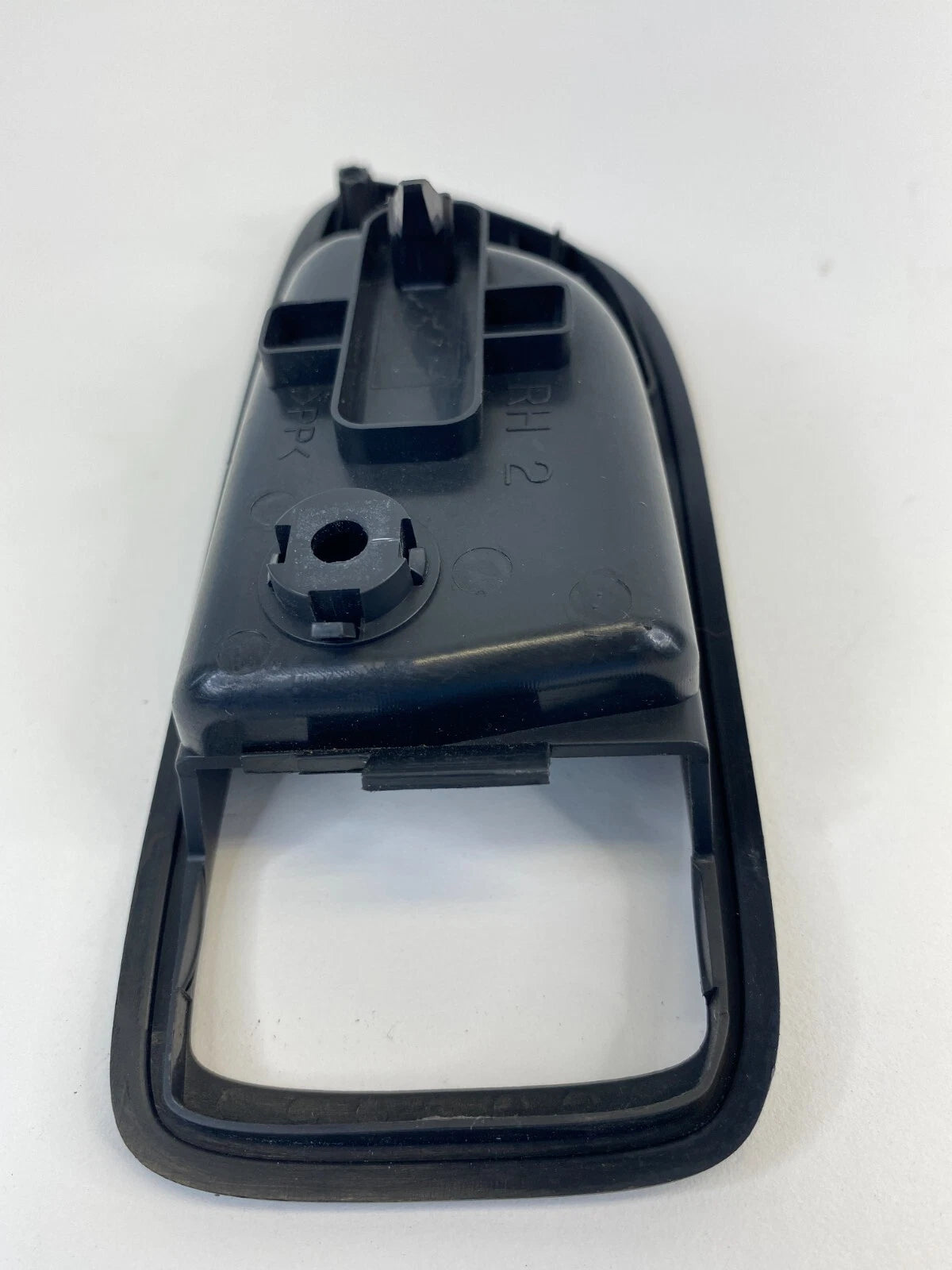 2003-2009 MAZDA 3 MAZDA3 HATCHBACK 5-DR FRONT RIGHT SIDE DOOR HANDLE COVER BEZEL