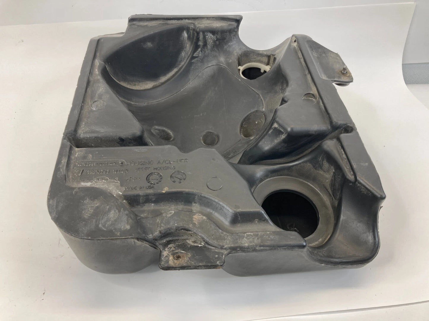 2006-2008 GMC ENVOY TRAILBLAZER AIR CLEANER HOUSING UPPER COVER 15810293 OEM