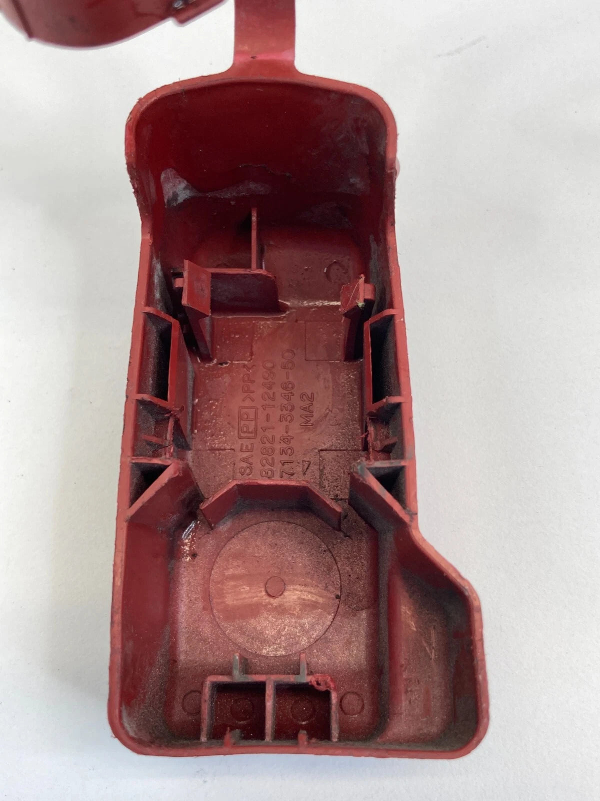 2002 2003 LEXUS ES300 POSITIVE BATTERY TERMINAL CONNECTOR COVER TRIM 82821-12490