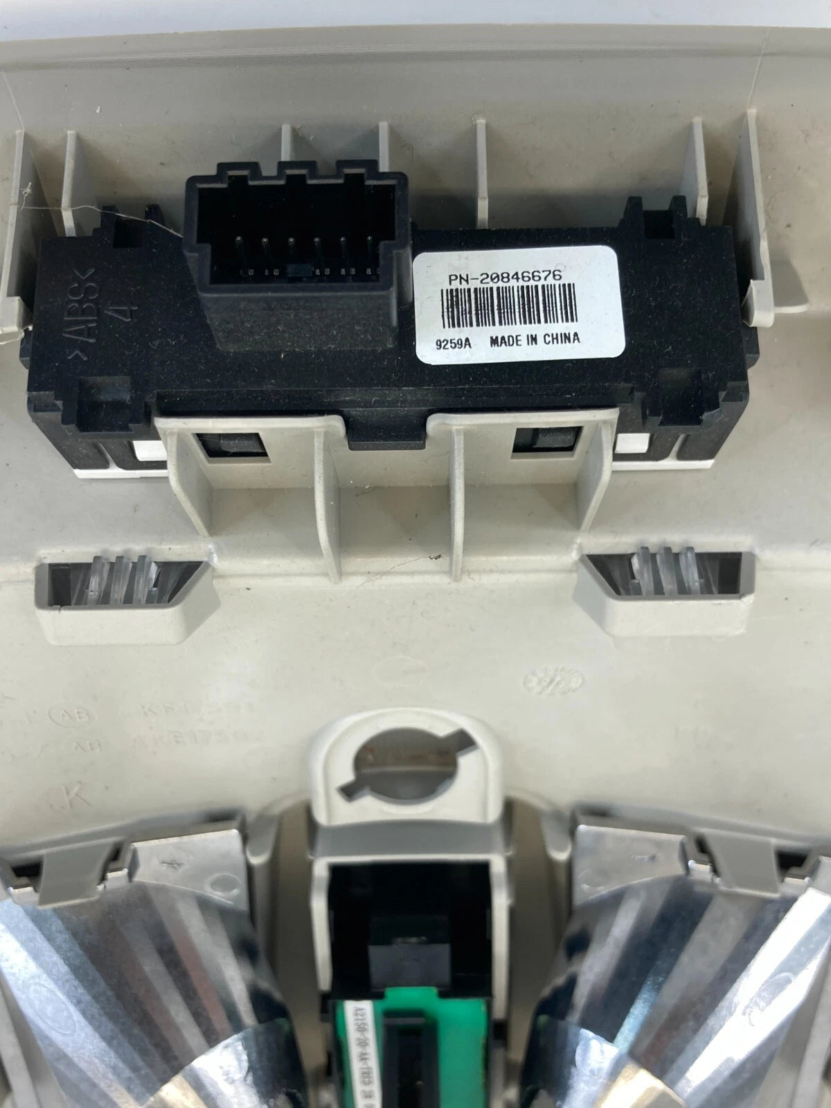 2010-2012 GMC TERRAIN OVERHEAD ROOF MOUNTED CONSOLE MAP LIGHT LAMP ASSEMBLY OEM