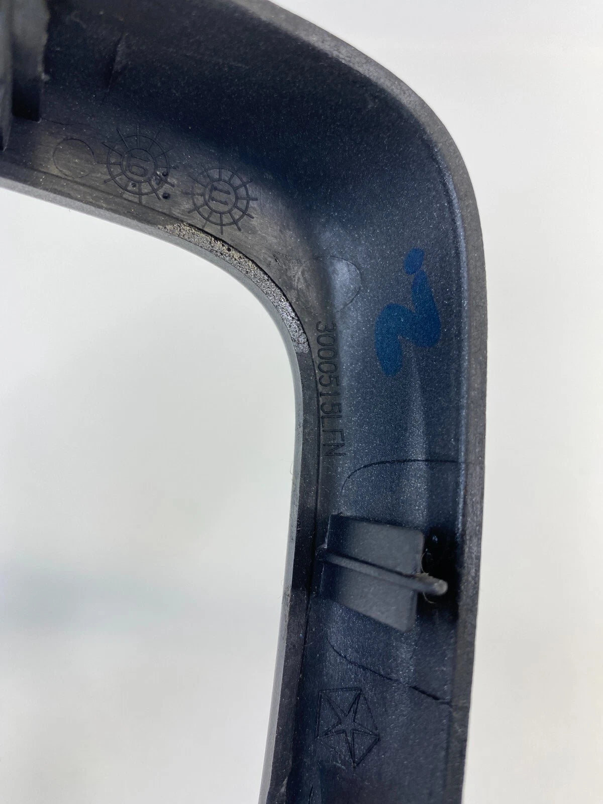 2011-2020 DODGE JOURNEY FLOOR CENTER CONSOLE ARMREST TRIM BEZEL COVER 3000515LFN