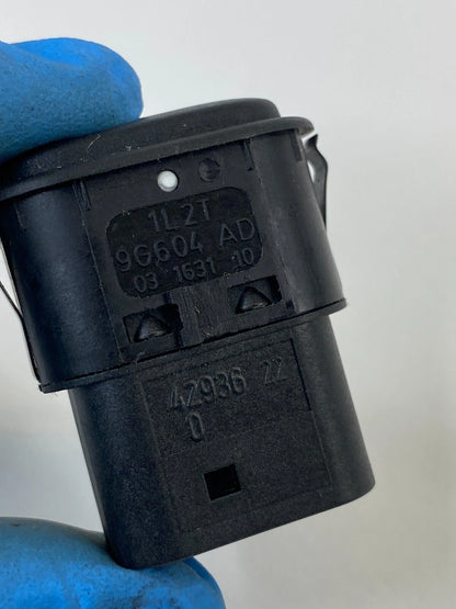 2003-2006 FORD EXPEDITION PEDALS HEIGHT ADJUSTMENT SWITCH ABUTTON 1L2T-6G604-AD