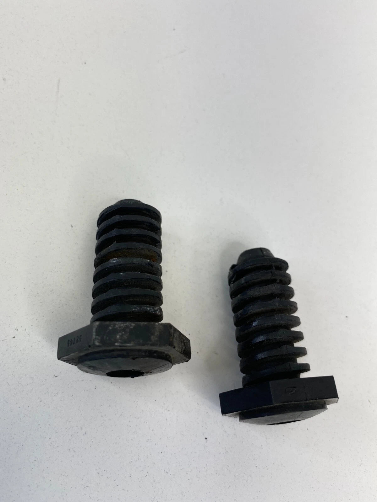 2004-2008 CHRYSLER PACIFICA FRONT HOOD BUMPER ADJUSTER BUMPER STOP STOPPER SET