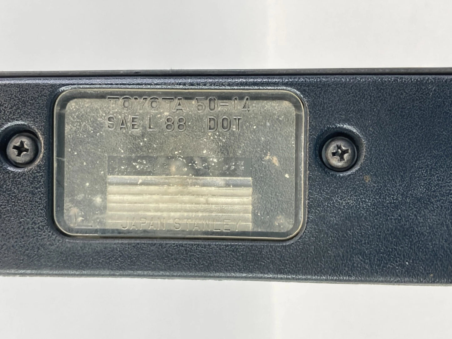 1993 1994 LEXUS LS400 REAR TRUNK HATCH LICENSE PLATE LIGHT LAMP ASSEMBLY OEM