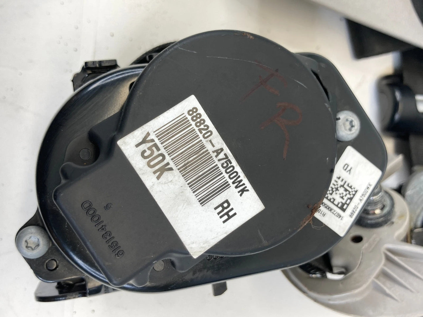 14-18 KIA FORTE FRONT RIGHT SIDE SEAT BELT RETRACTOR & PRETENSIONER 88820-A7500W