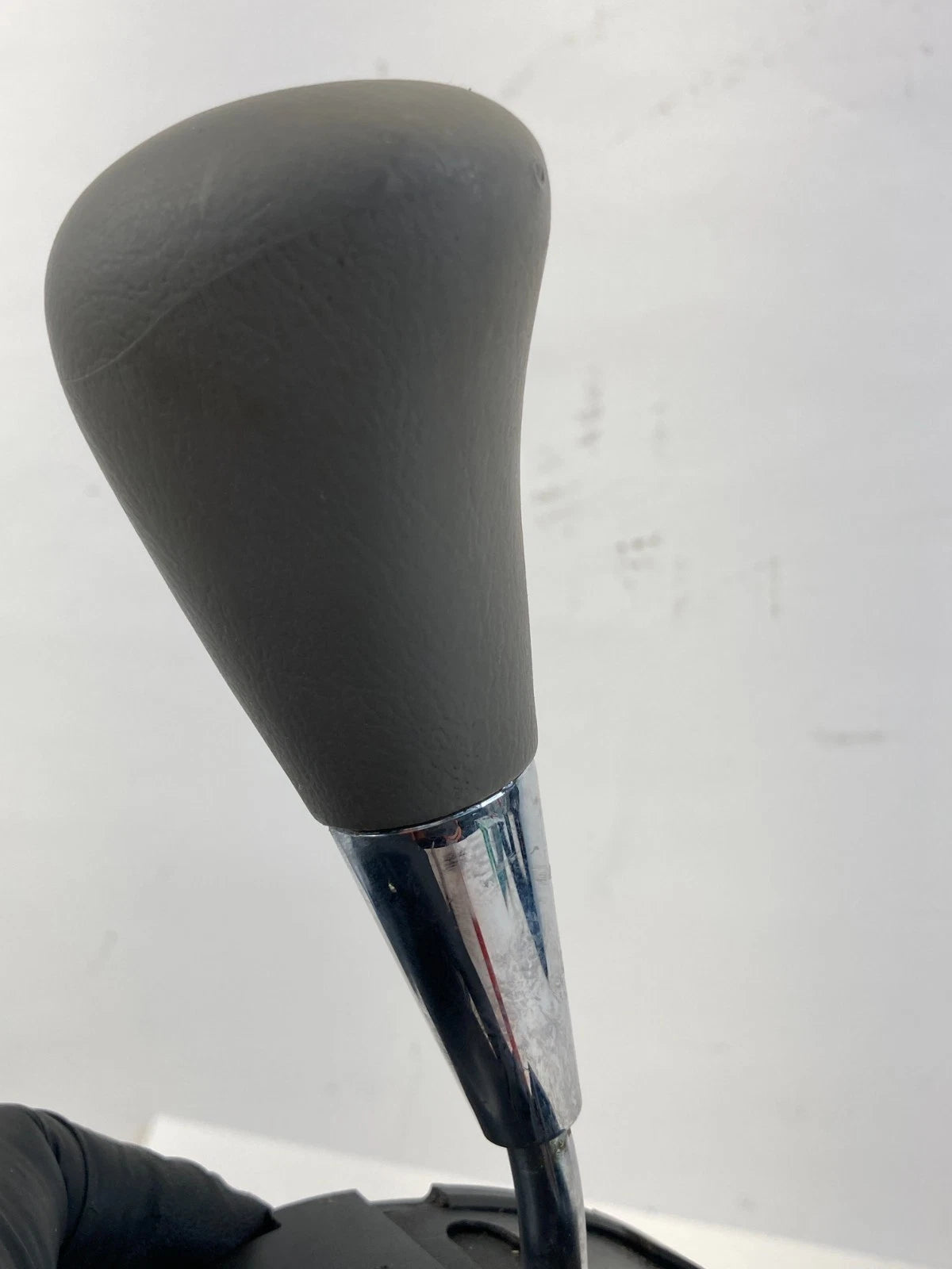 2004-2010 TOYOTA SIENNA AUTOMATIC GEAR SHIFTER SELECTOR LEVER ASSY OEM