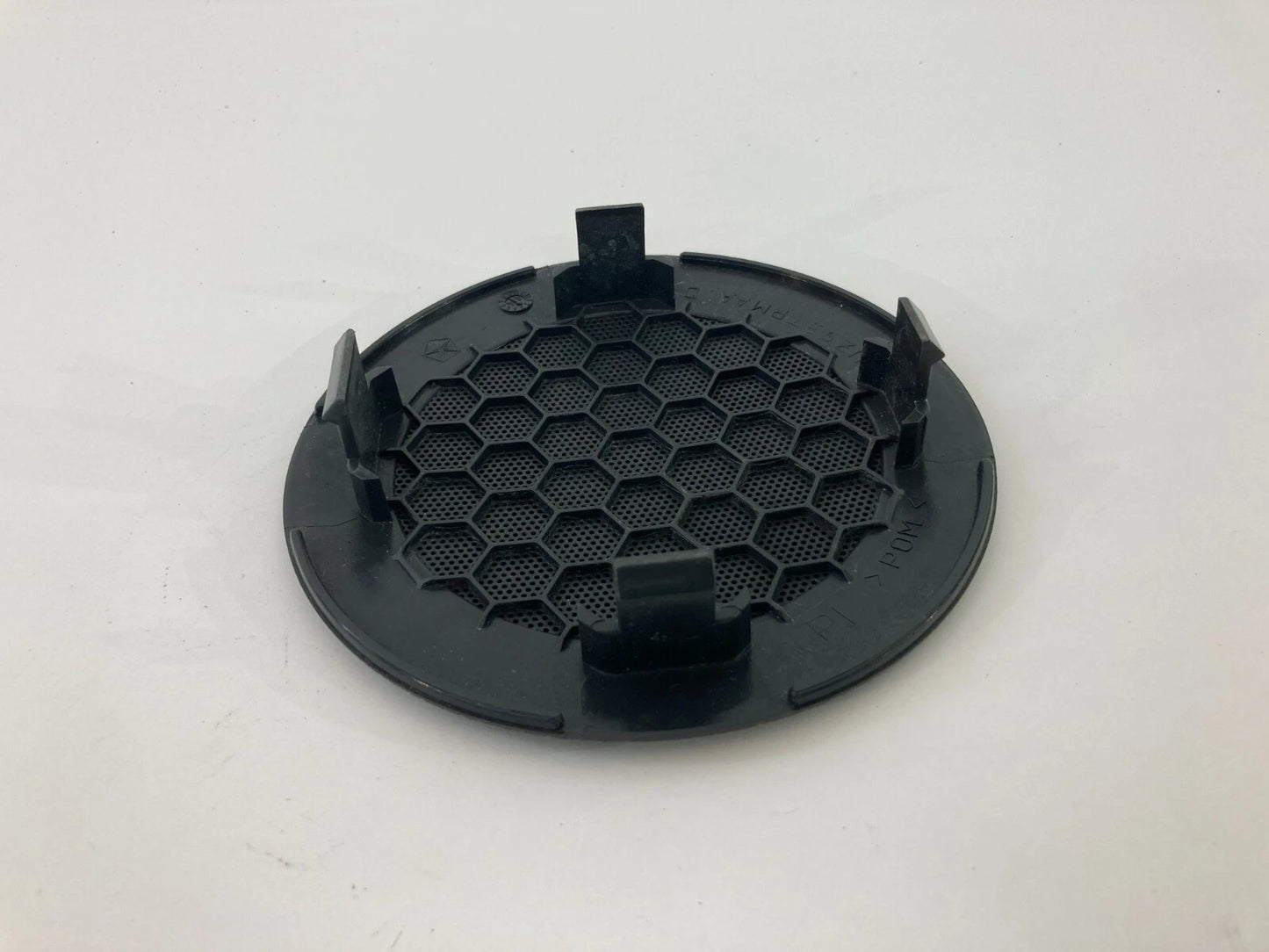 2005-2010 CHRYSLER 300 FRONT CENTER DASHBOARD SPEAKER COVER GRILLE OEM