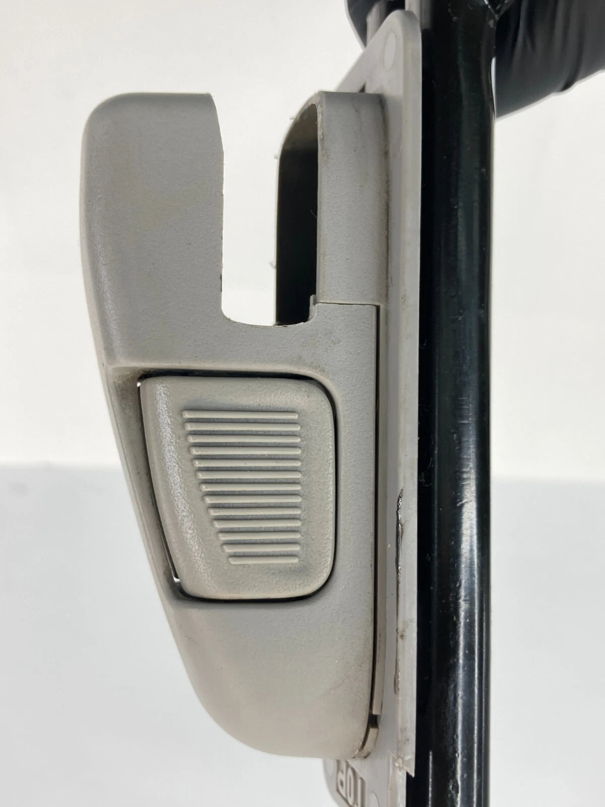 2007-2009 CHEVROLET EQUINOX FRONT LEFT DRIVER SIDE SEAT BELT HEIGHT ADJUSTER OEM
