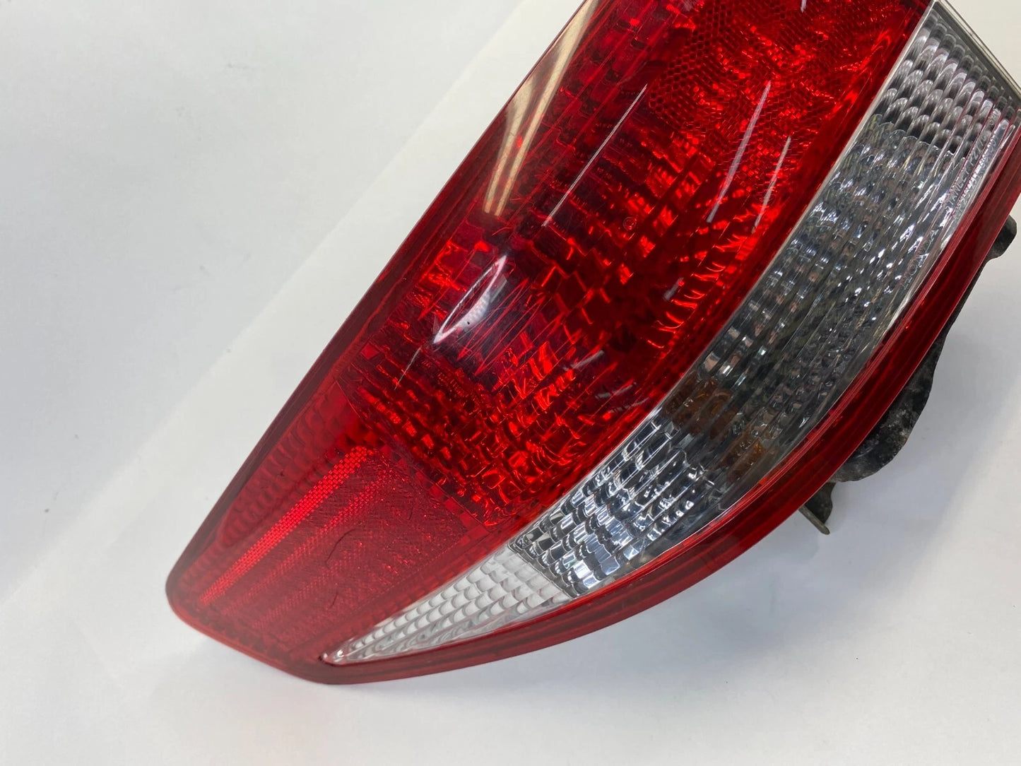 03 04 HONDA ACCORD SEDAN REAR LEFT DRIVER TAIL LIGHT OUTER TAILLIGHT LAMP OEM