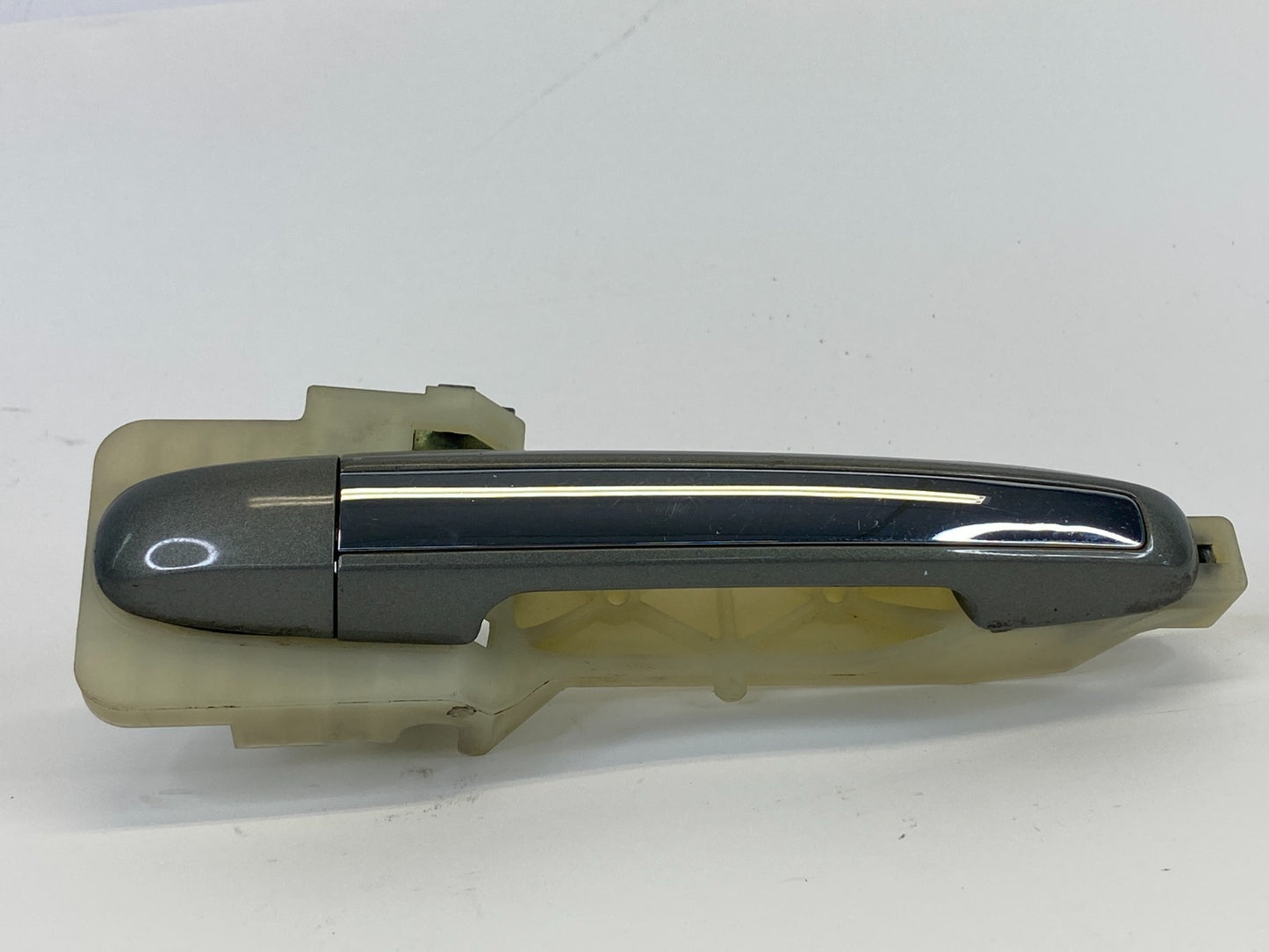 2006-2010 Hyundai Sonata Sedan Right Side Exterior Outside Door Handle Assy OEM