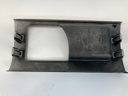03-06 Lincoln Navigator Front Right Inner Door Handle Bezel Cover 2L7X-782267