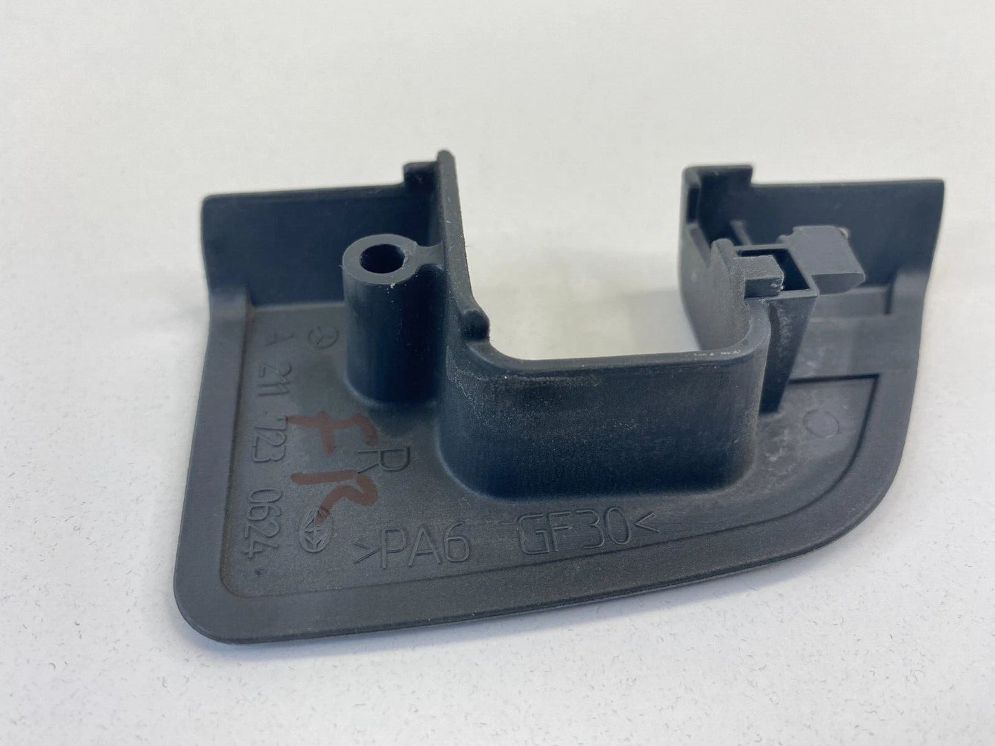 03-09 MERCEDES-BENZ E320 FRONT RIGHT DOOR CUSHION EDGE GUARD TRIM A2117230624
