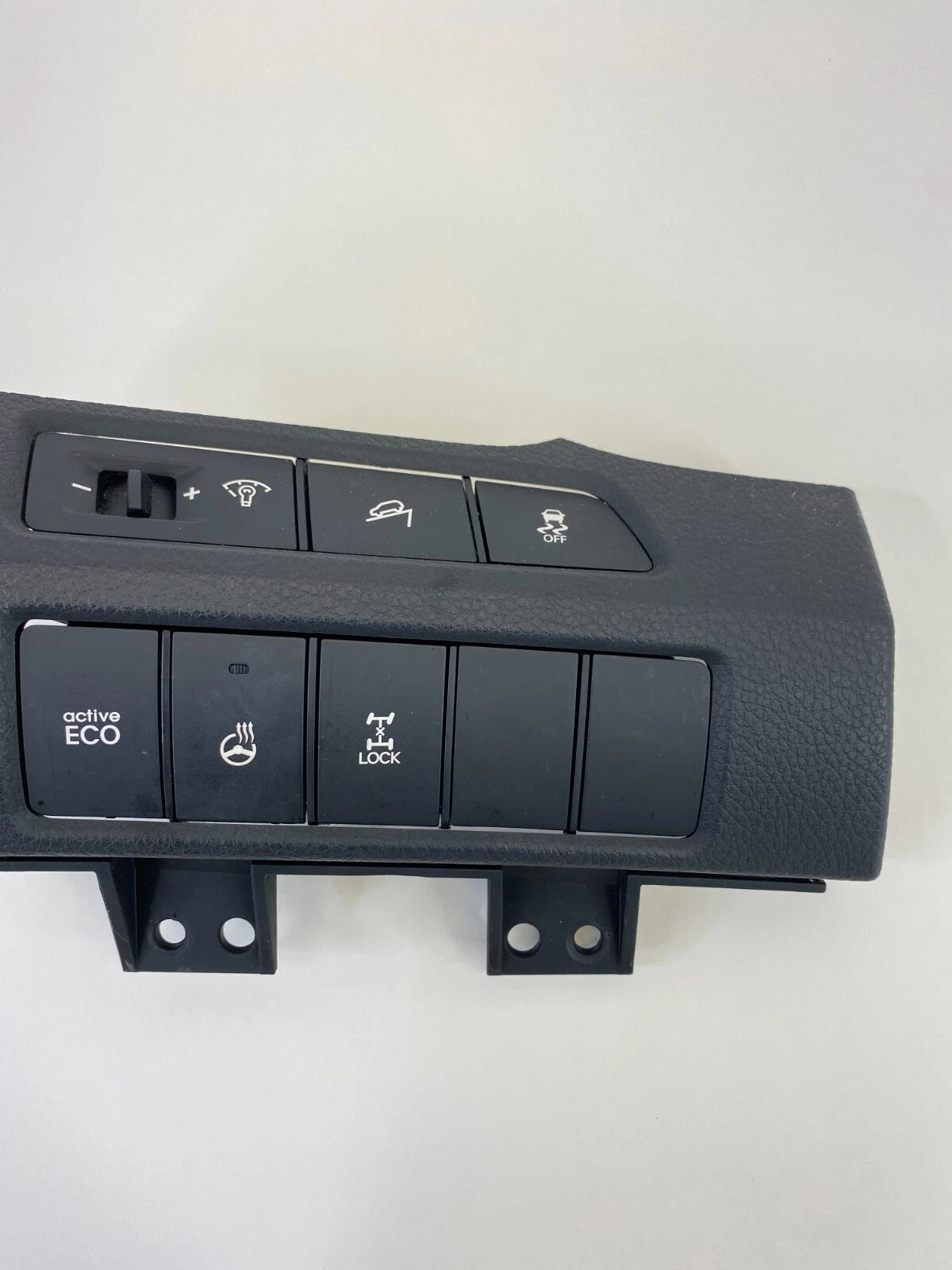 13-16 HYUNDAI SANTA FE ACTIVE ECO TRACTION CONTROL DIMMER SWITCH 93700-4Z020