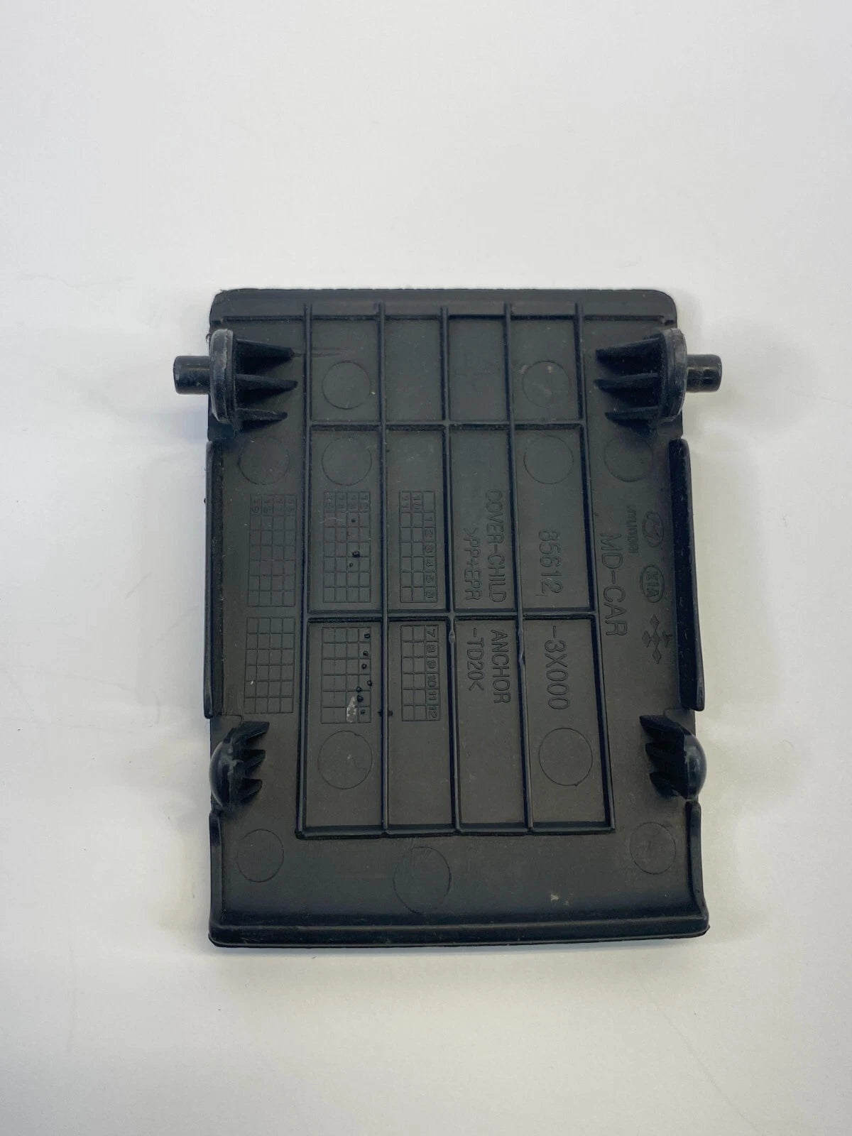 11 12 13 HYUNDAI ELANTRA REAR SEAT ANCHOR CHILD PLATE COVER TRIM 85612-3X000 OEM