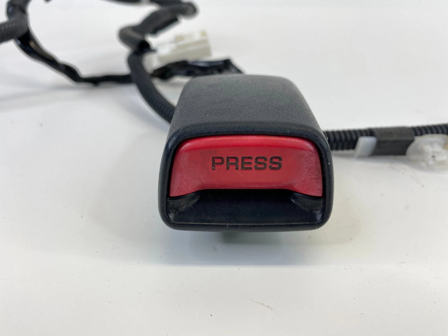 04-06 LEXUS RX330 07-09 RX350 FRONT LEFT DRIVER SEAT BELT BUCKLE E067902 OEM