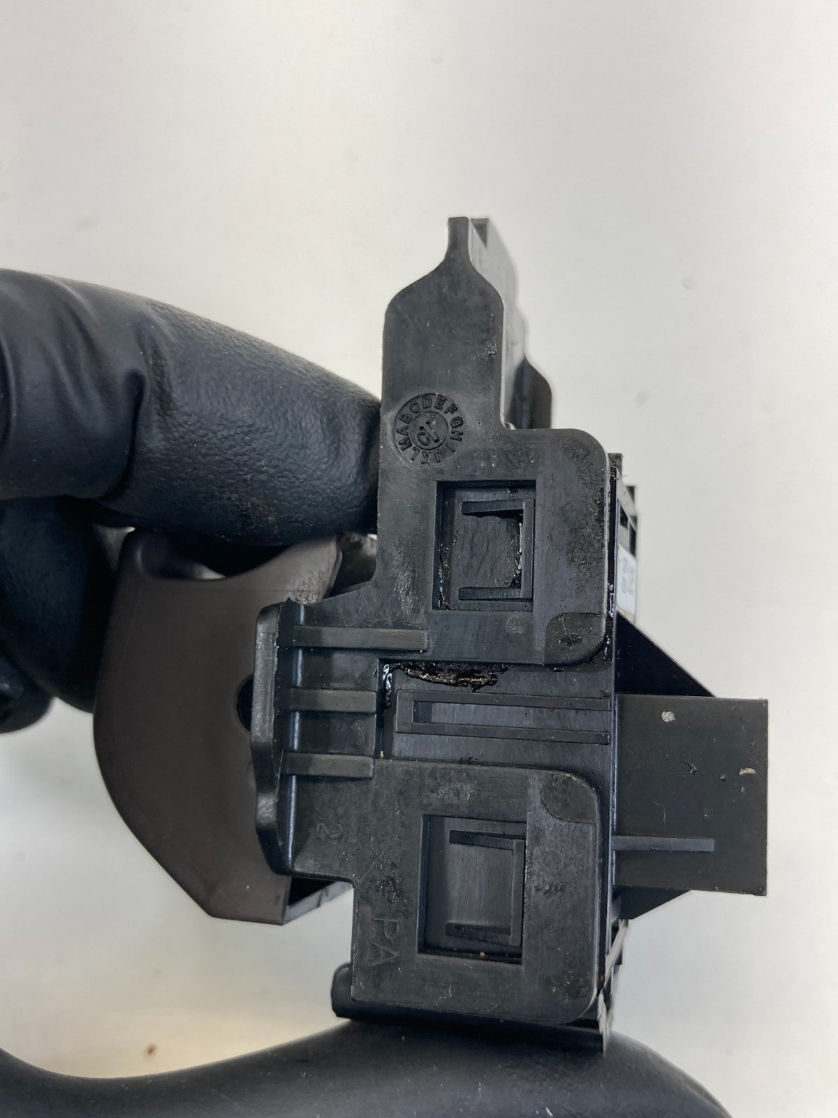 2011-2013 Buick Regal Parking Brake Stop Control Switch Button 13271125 OEM