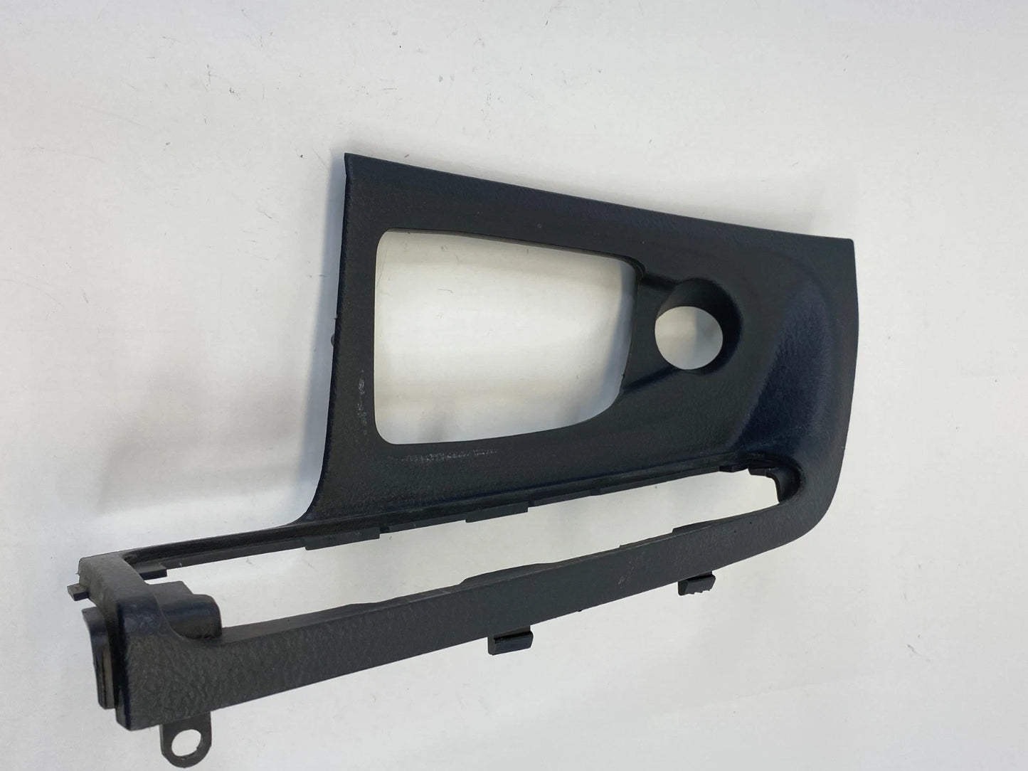 2004-2009 KIA SPECTRA FRONT LEFT DRIVER DOOR WINDOW SWITCH BEZEL OEM 82334-2F000