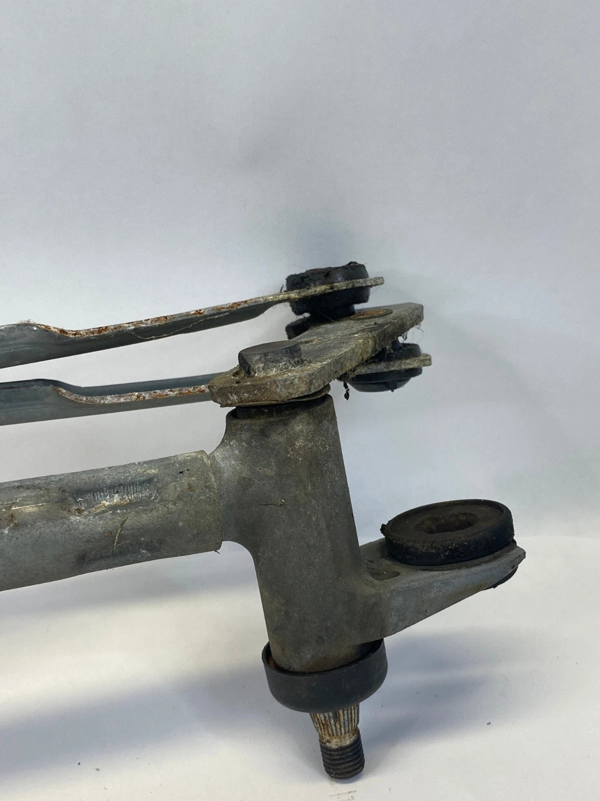 2008-2012 FORD ESCAPE WINDSHIELD WIPER MOTOR LINKAGE FRONT SET OEM 8L84-17500-AC