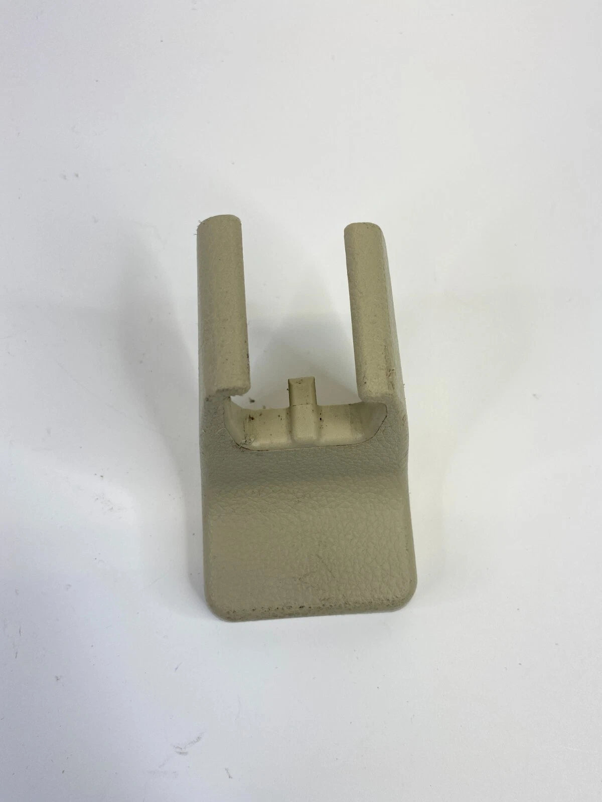 2006-2010 INFINITI M35 FRONT LEFT SEAT OUTER TRACK END INNER COVER 87559-EG000