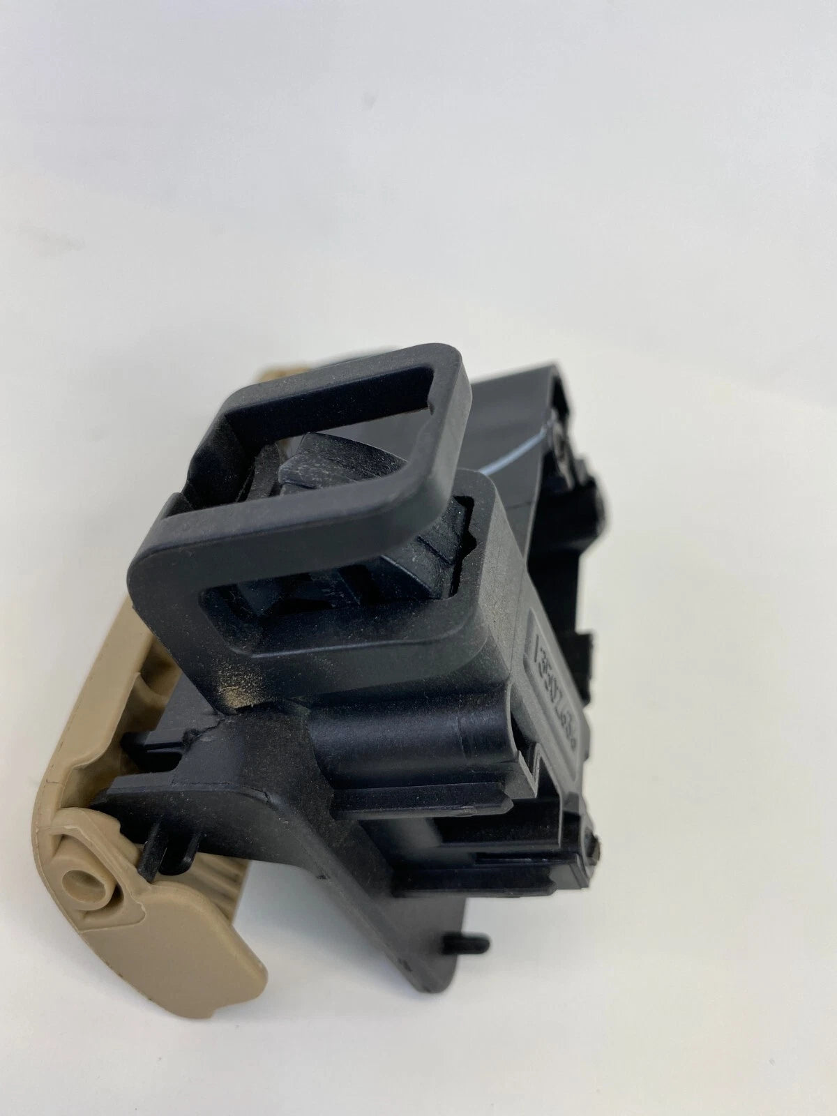 2007 2008 2009 CADILLAC SRX GLOVE BOX HANDLE LOCK LATCH 13502636 OEM