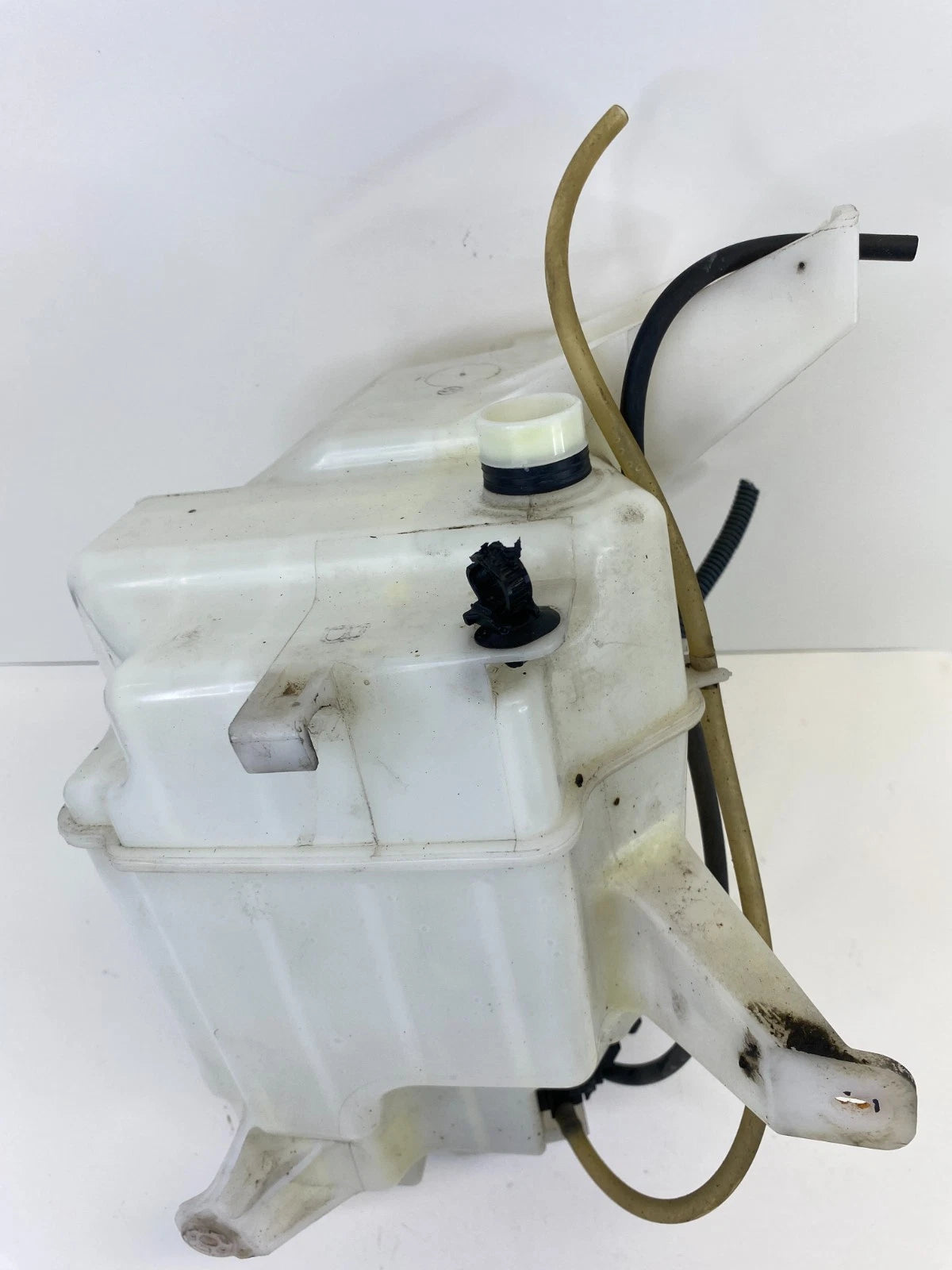 06-08 TOYOTA RAV4 WINDSHIELD WASHER FLUID RESERVOIR WITH PUMPS OEM 060851-205