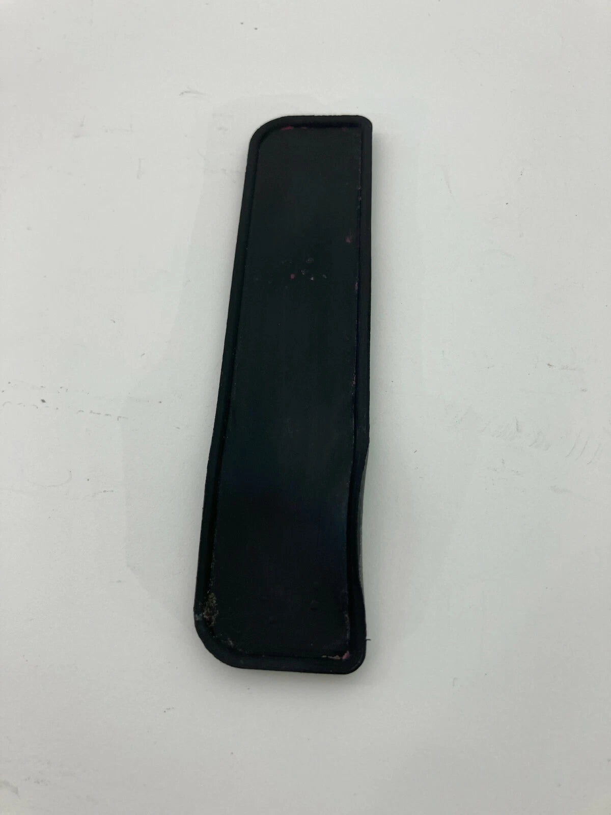 2003-2008 KIA SORENTO REAR LEFT BACK SIDE PAD COVER TRIM LID 93561-3E020 OEM