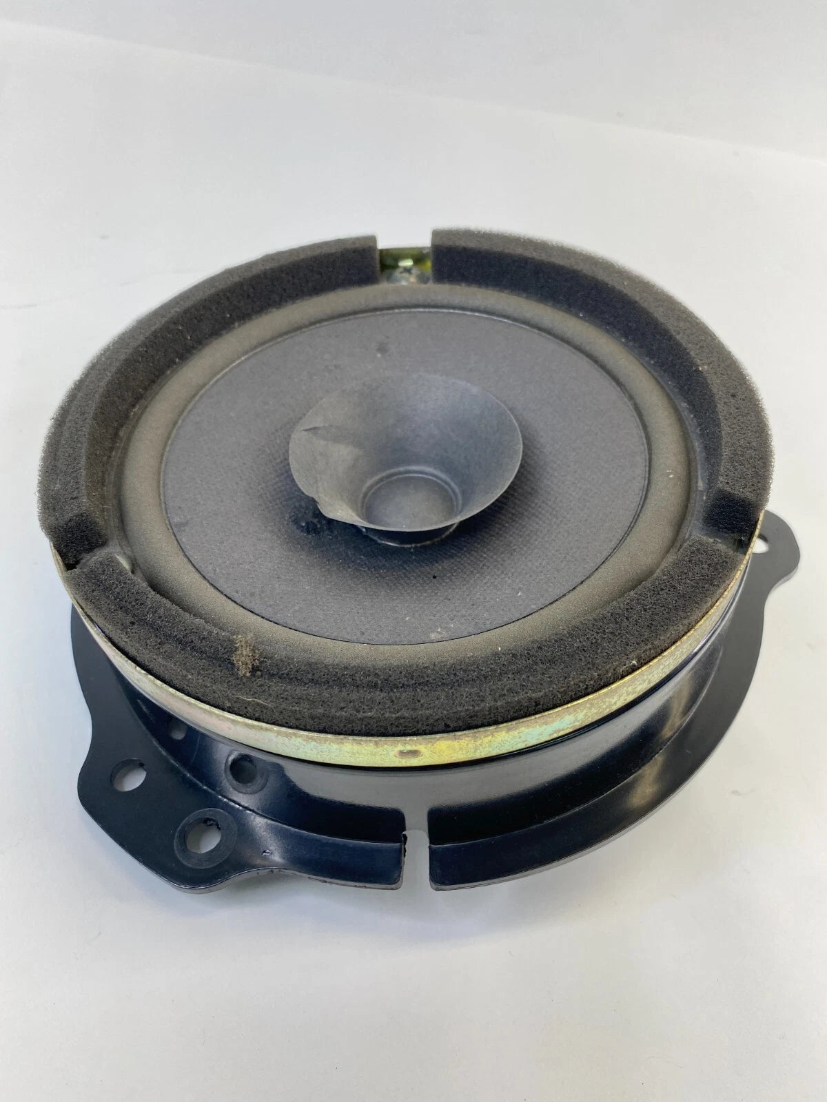 2001-2005 SUZUKI GRAND VITARA FRONT RIGHT PASSENGER DOOR SPEAKER 39350-60G00 OEM