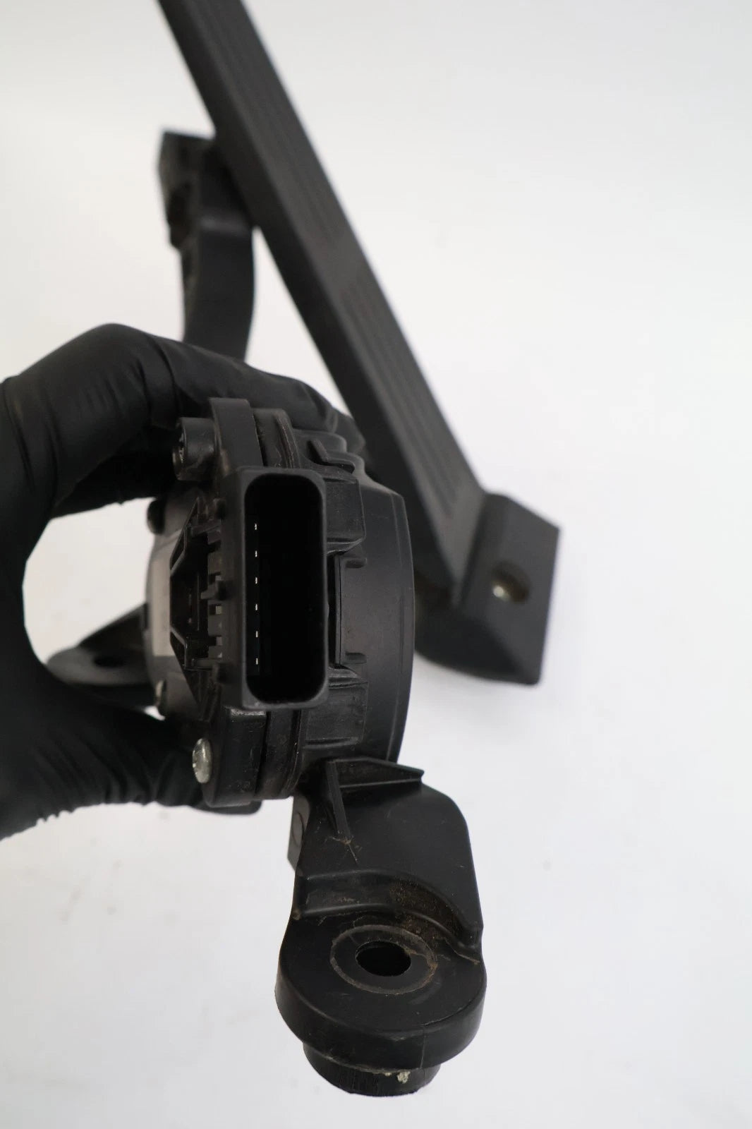 2011-2016 HYUNDAI ELANTRA 1.8L L4 ACCELERATOR GAS PEDAL & SENSOR ASSEMBLY OEM
