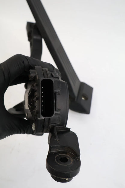 2011-2016 HYUNDAI ELANTRA 1.8L L4 ACCELERATOR GAS PEDAL & SENSOR ASSEMBLY OEM
