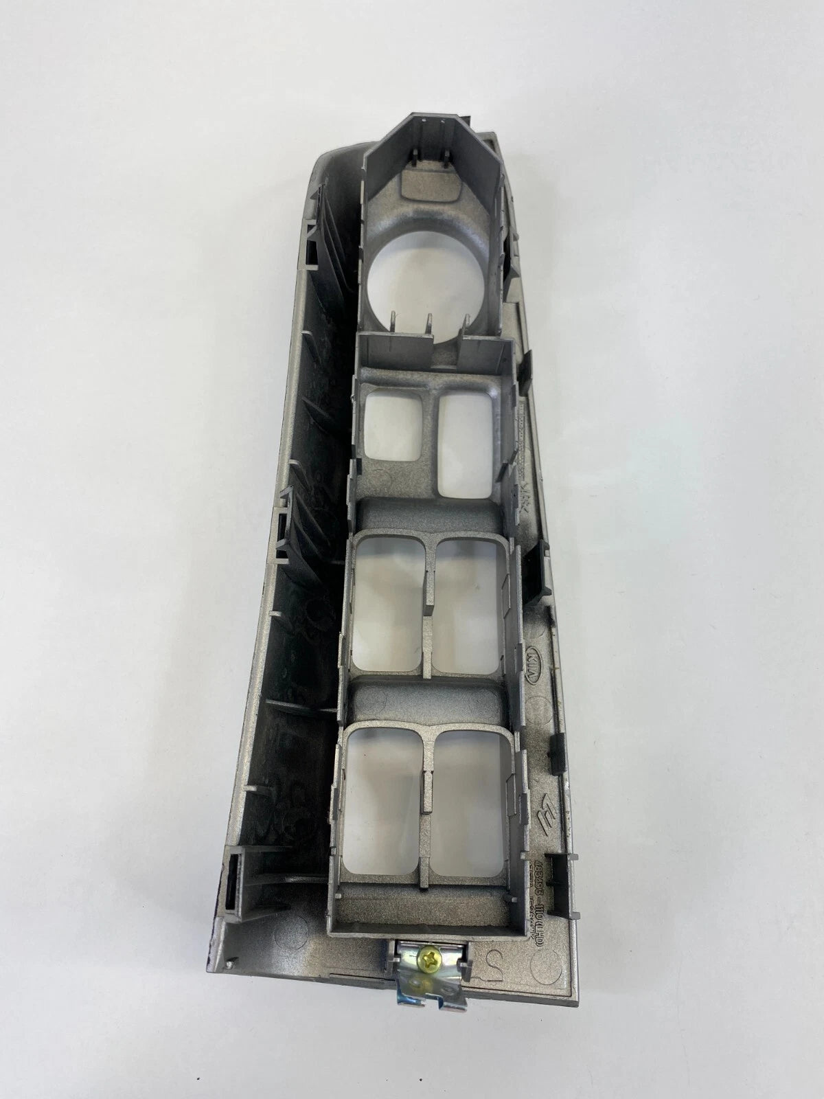 2005-2010 KIA SPORTAGE FRONT LEFT SIDE DOOR WINDOW SWITCH BEZEL 93570-1F260 OEM