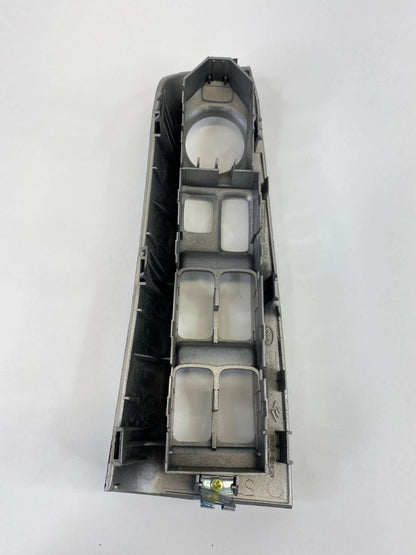 2005-2010 KIA SPORTAGE FRONT LEFT SIDE DOOR WINDOW SWITCH BEZEL 93570-1F260 OEM