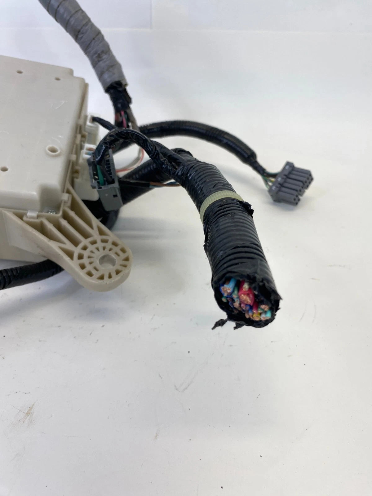 2011-2013 HONDA ODYSSEY 3.5L V6 REAR INTERIOR FUSE BOX JUNCTION BOX 38230TK8A213