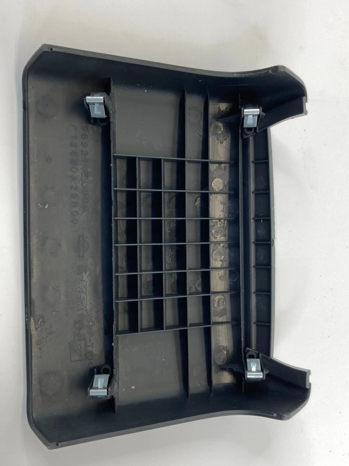 07 08 09 10 11 12 NISSAN VERSA REAR CENTER CONSOLE END TRIM COVER CAP 96931EL00A