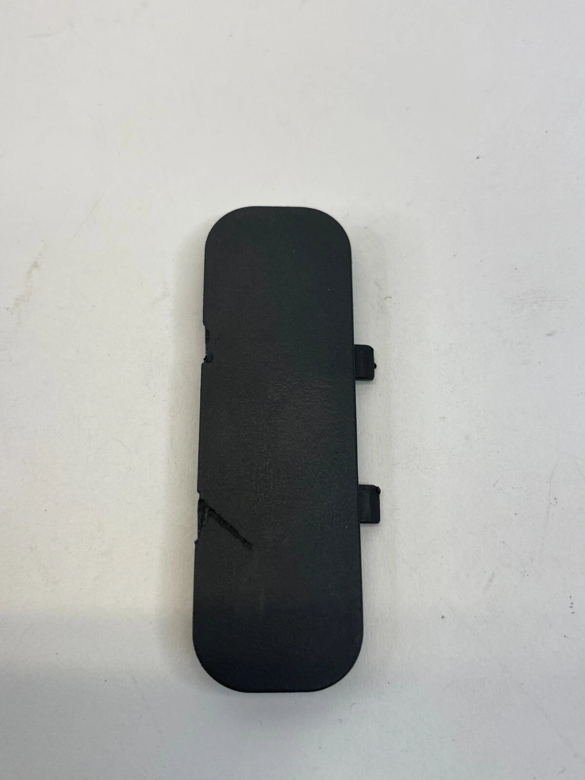 2004-2006 KIA SPECTRA FRONT LEFT DRIVER INSIDE DOOR HANDLE SCREW COVER BLACK OEM