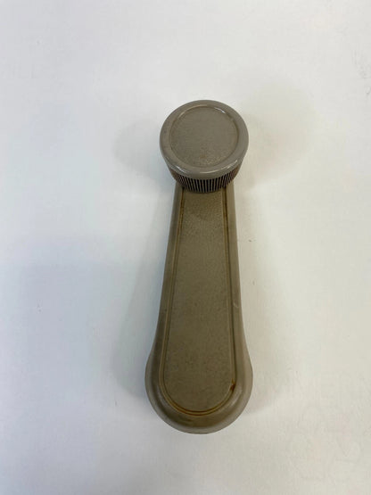 98-02 TOYOTA COROLLA REAR LEFT DRIVER SIDE MANUAL WINDOW CRANK HANDLE 6926001020