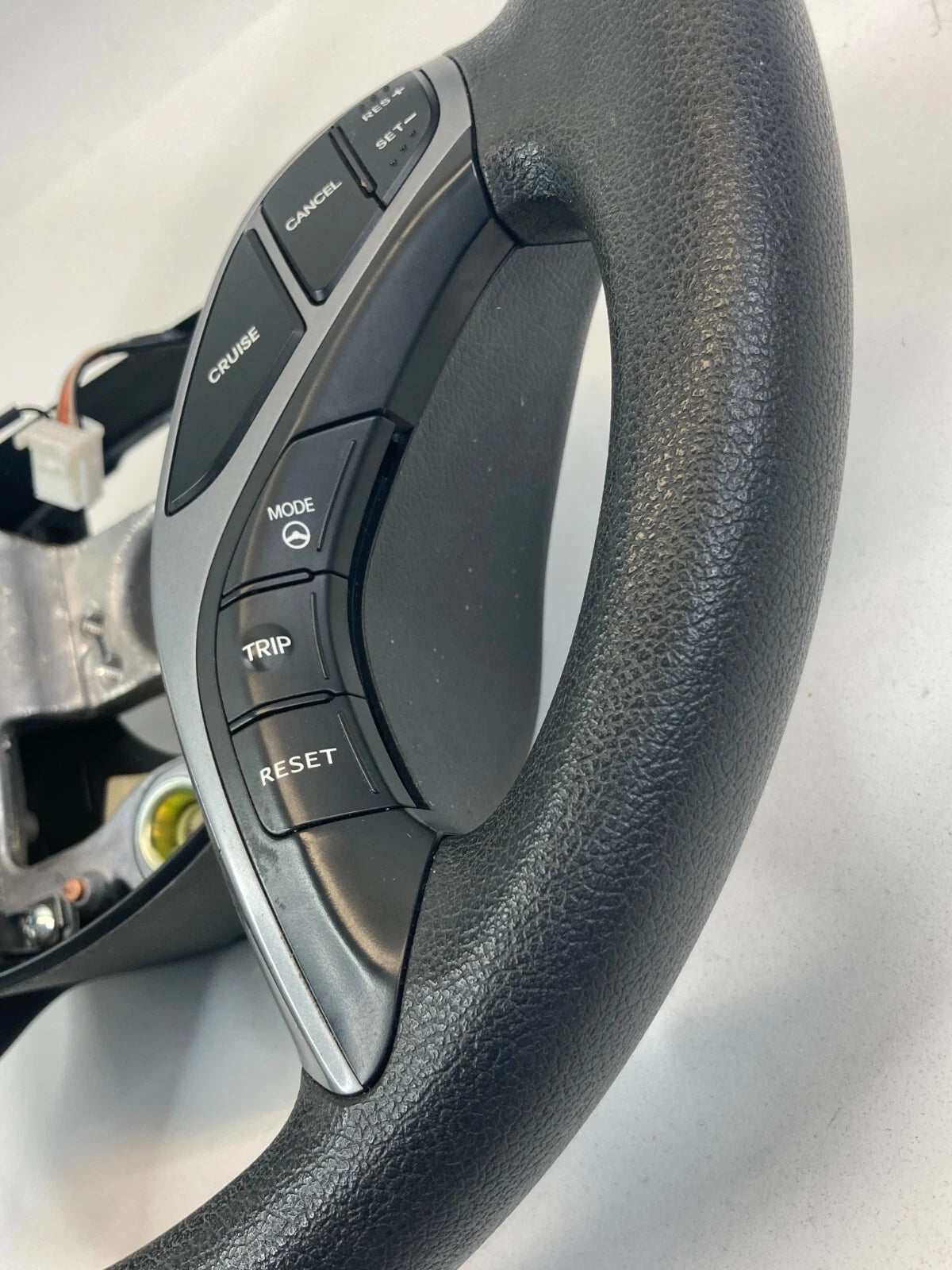 2014-2016 HYUNDAI ELANTRA SEDAN STEERING WHEEL W/CRUISE CONTROL SWITCHES OEM
