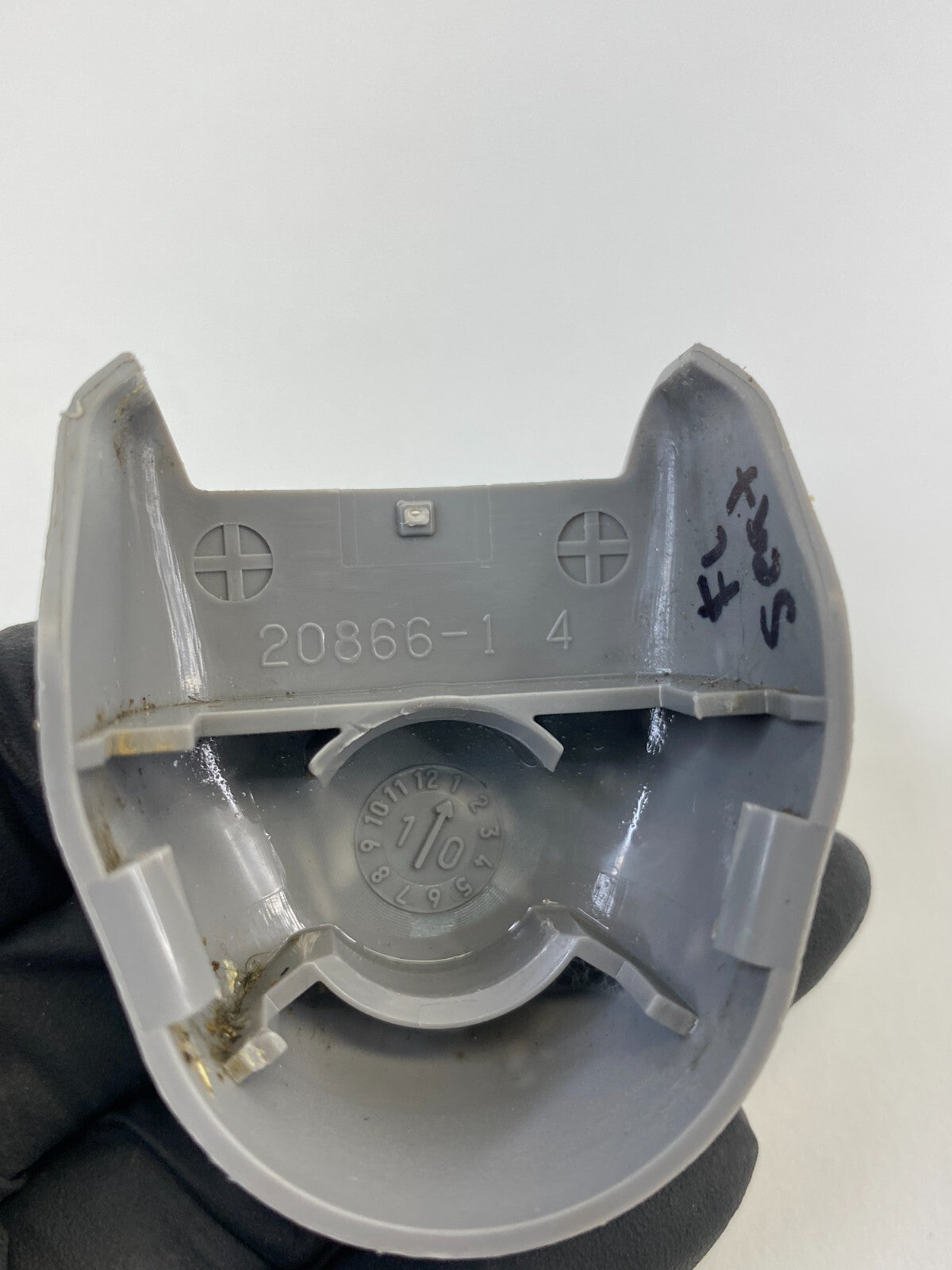 07-10 Hyundai Elantra Front Left Driver Side Seat Belt Anchor Lower Cover Trim