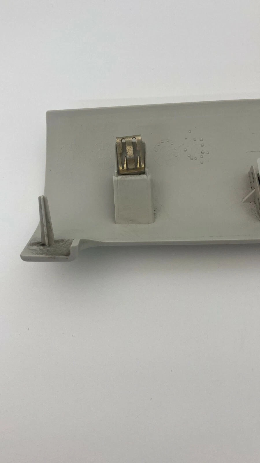 2009-2014 VOLKSWAGEN ROUTAN OVERHEAD ROOF DOME MAP LIGHT LAMP TRIM BEZEL COVER