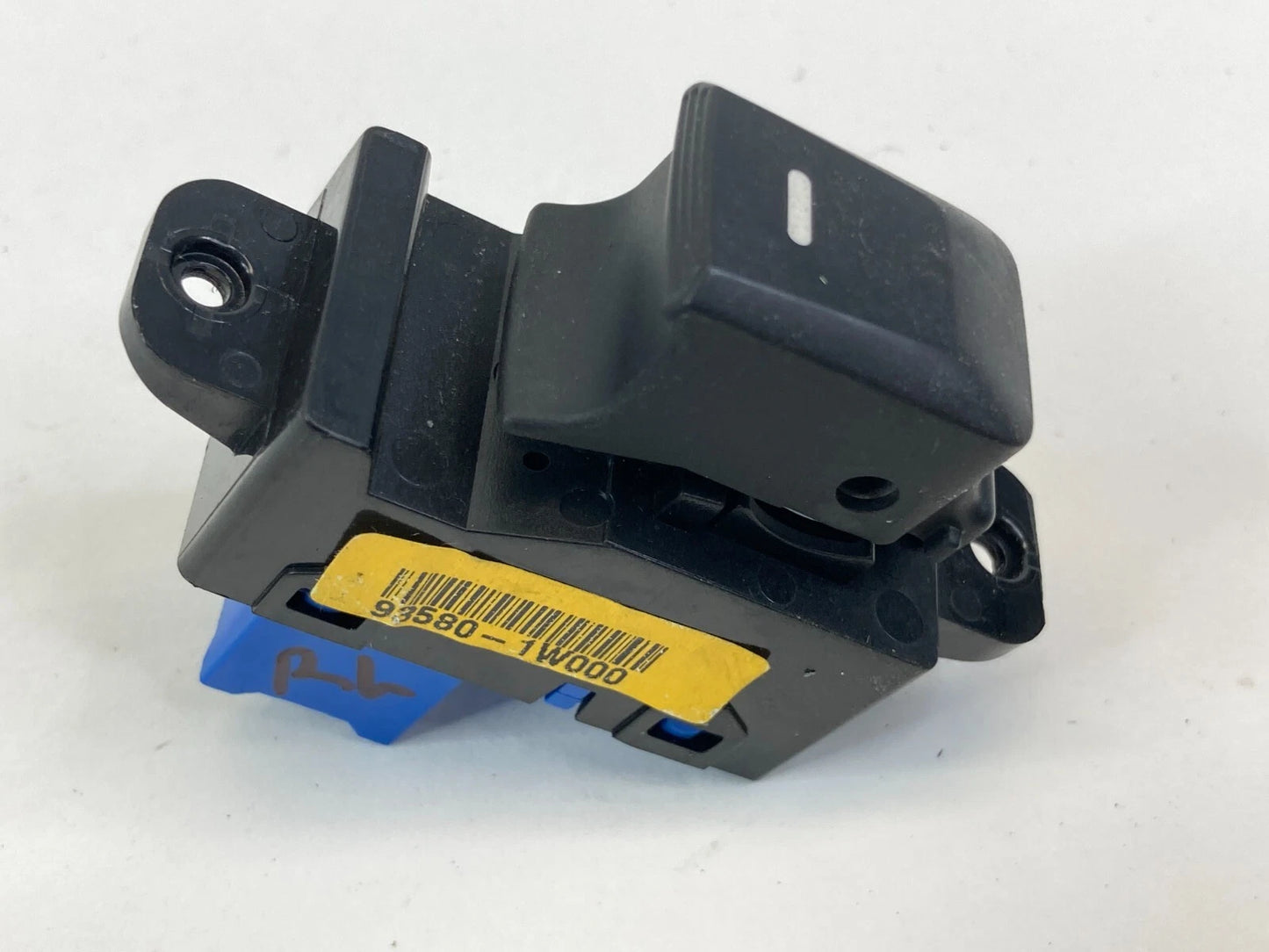 2012-2017 KIA RIO REAR LEFT SIDE DOOR POWER WINDOW CONTROL SWITCH 93580-1W000