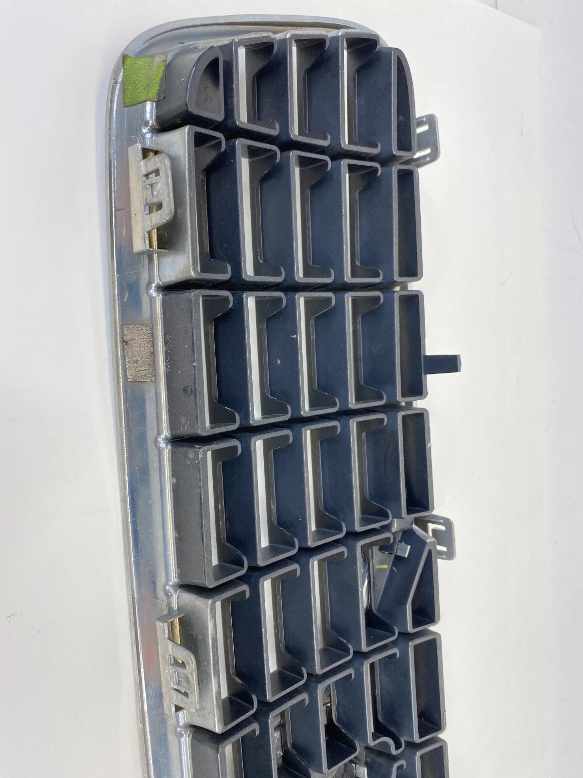 2004 2005 2006 2007 VOLVO S40 FRONT UPPER BUMPER GRILL GRILLE ASSY 08620116 OEM