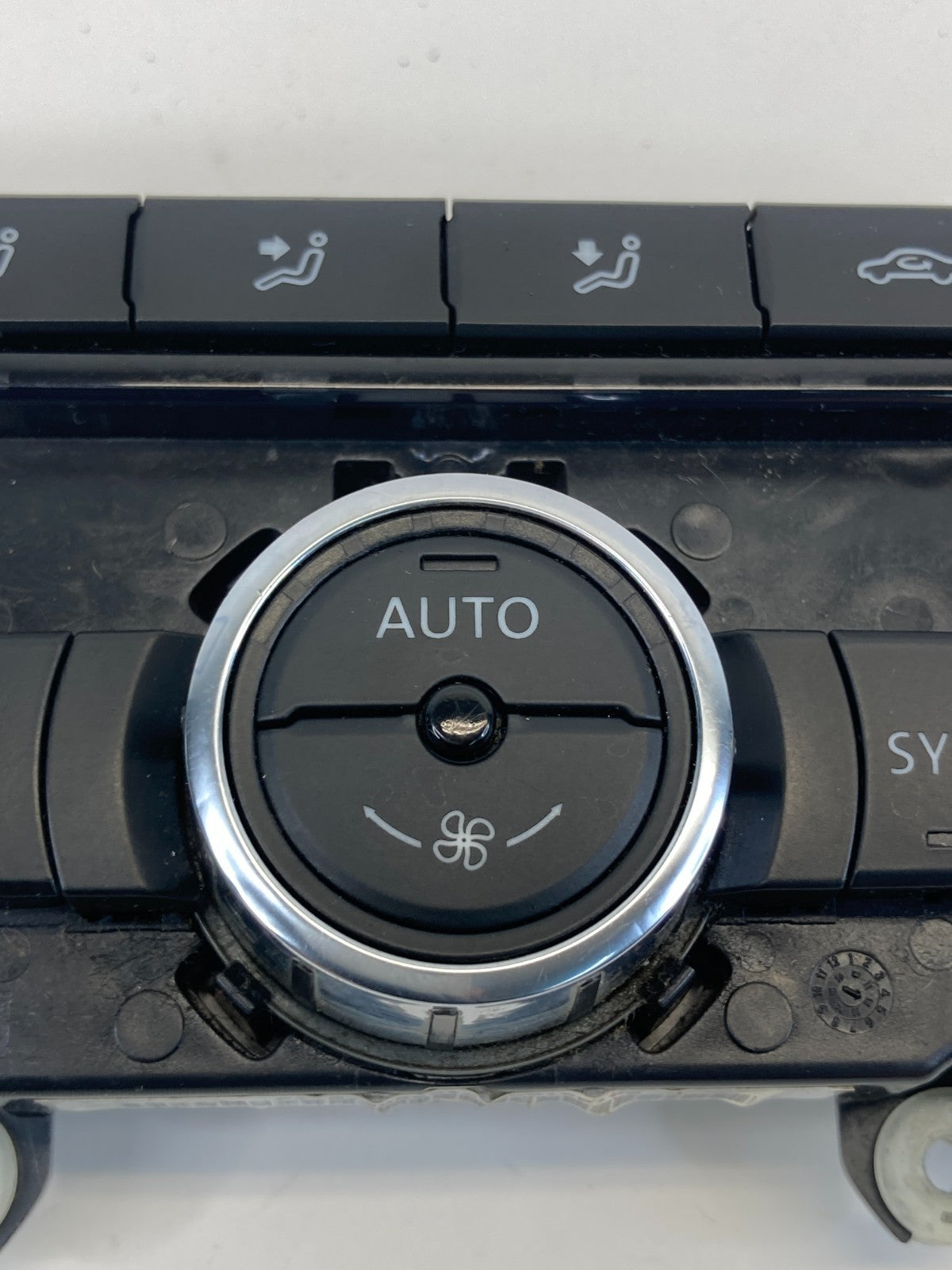 12-15 Volkswagen Passat AC Heater Temperature Climate Control Switch 561907044H