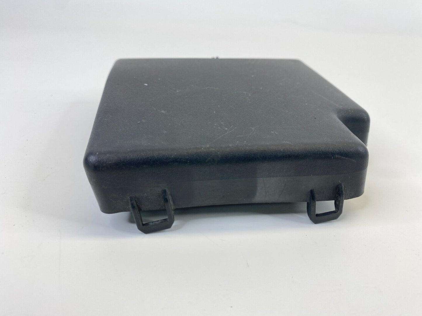 2004-2006 Lexus LS430 4.3L Engine Fuse Relay Box Upper Cap Lid Cover 82662-50110