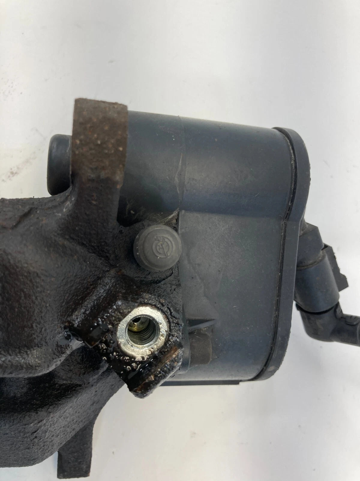 2009-2017 VOLKSWAGEN CC REAR RIGHT SIDE BRAKE CALIPER ELECTRIC HANDBRAKE OEM